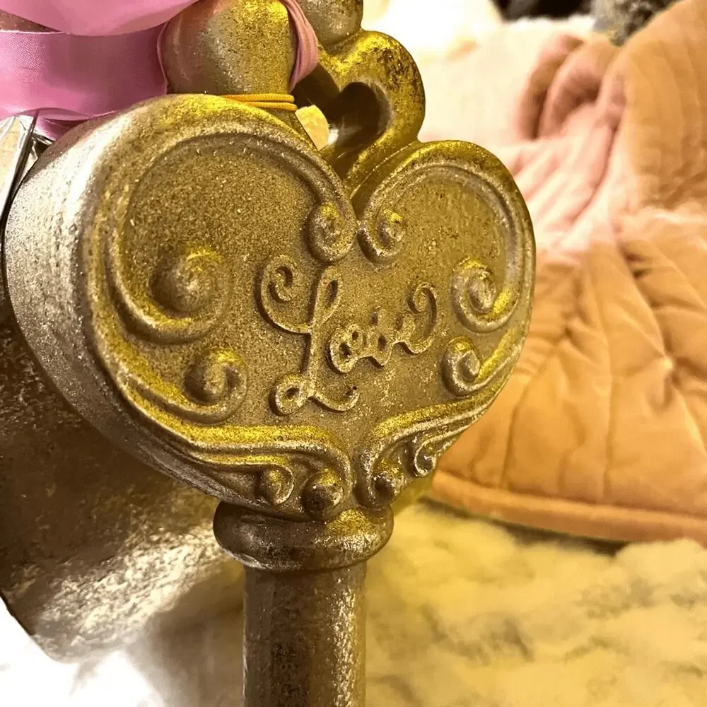 Tik Tok Viral Valentine’s Day Rachel Zoe Xtra Large Gold Heart With Key